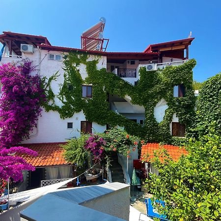 Haus Niko Apartments And Suites Nea Poteidaia Zewnętrze zdjęcie