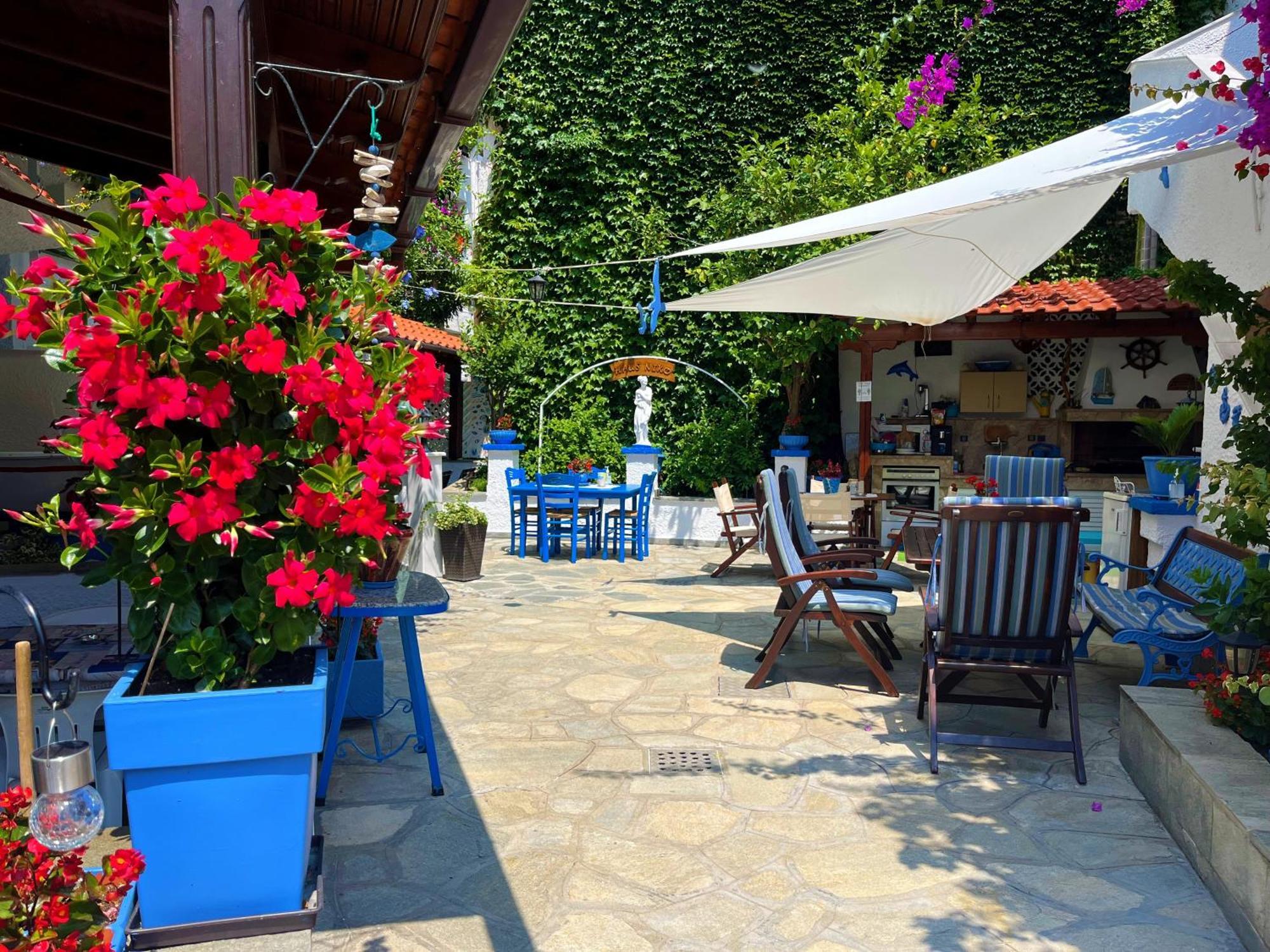 Haus Niko Apartments And Suites Nea Poteidaia Zewnętrze zdjęcie