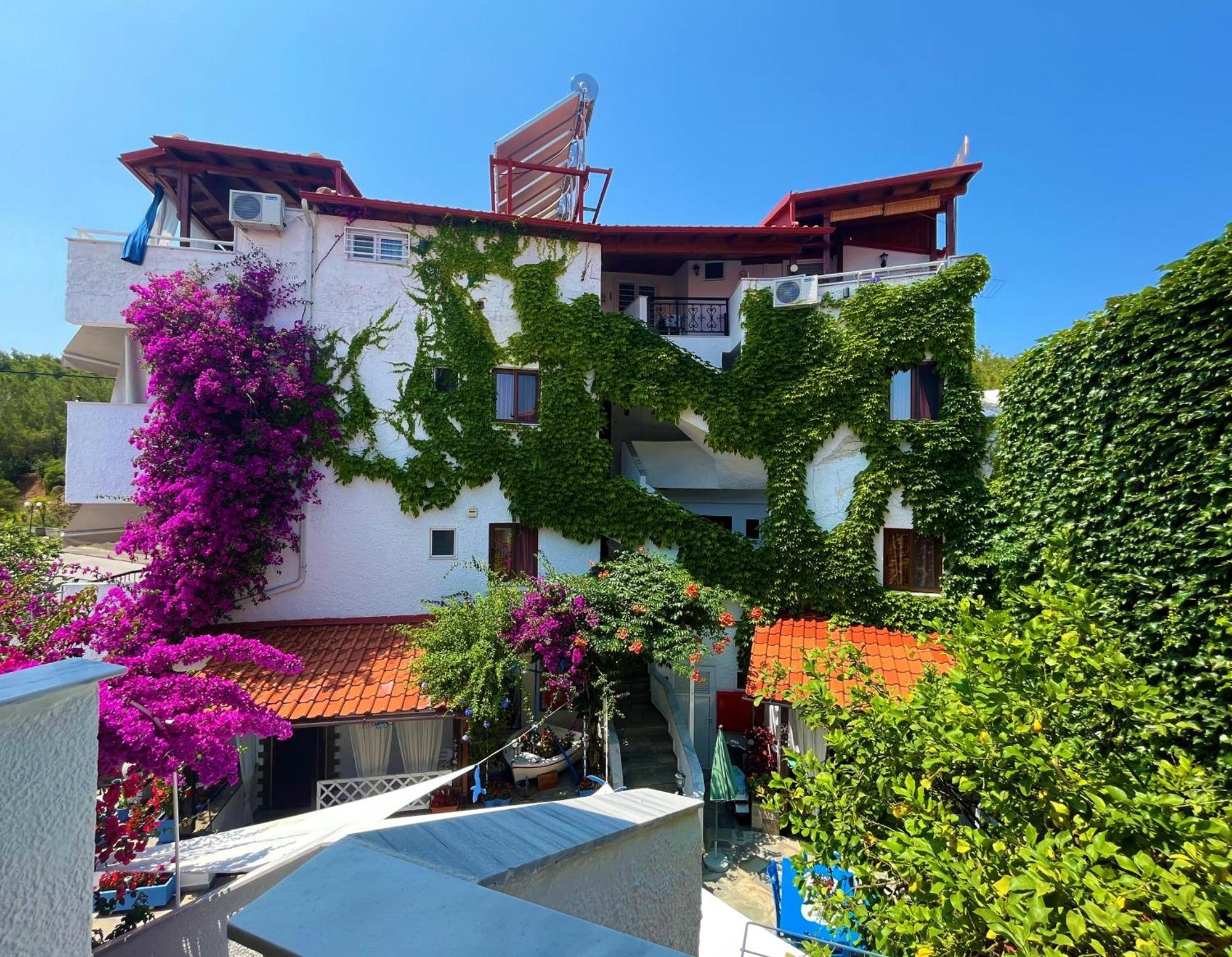 Haus Niko Apartments And Suites Nea Poteidaia Zewnętrze zdjęcie