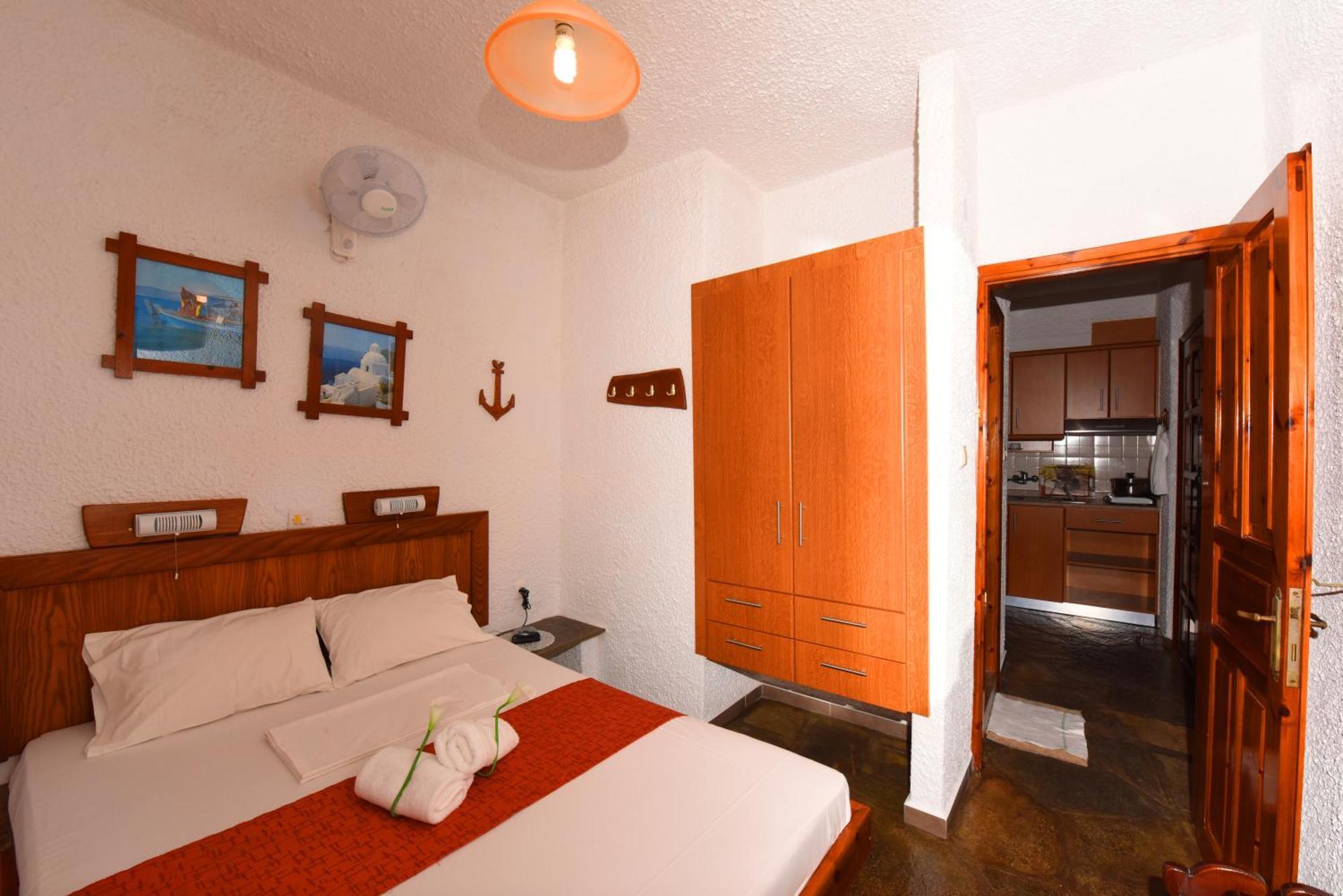 Haus Niko Apartments And Suites Nea Poteidaia Pokój zdjęcie