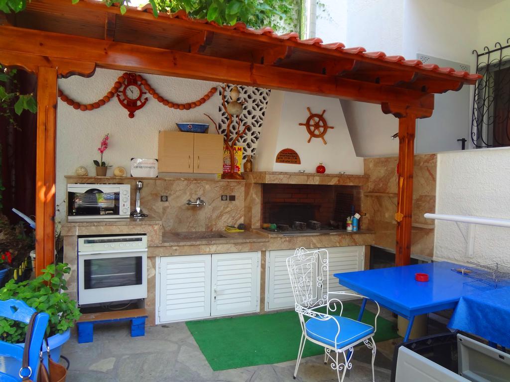 Haus Niko Apartments And Suites Nea Poteidaia Zewnętrze zdjęcie